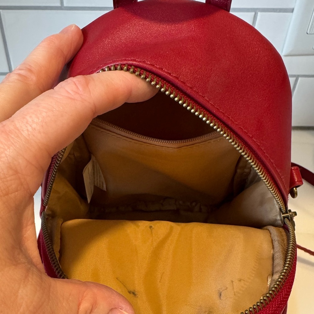 Gryffindor Red Mini Backpack - Picture 2 of 3